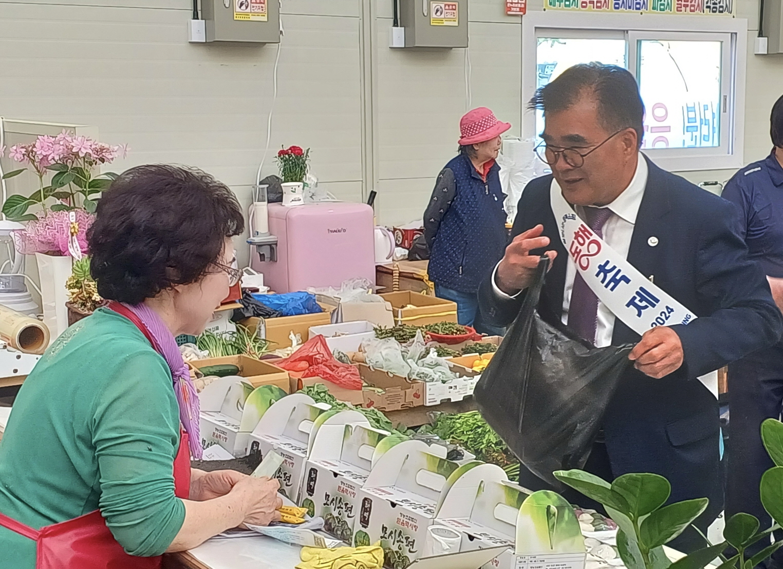 김기웅 서천군수, 지역 상권 살리려 ‘팔 걷었다’