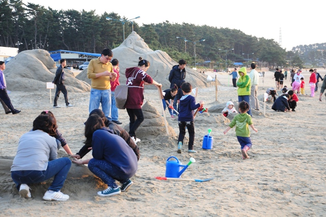 춘장대 모래조각 축제 가능성 봤다.